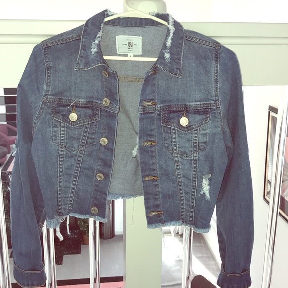 Jackets & Blazers - ▪️Cropped Jean Jacket - NEVER WORN! ❤️